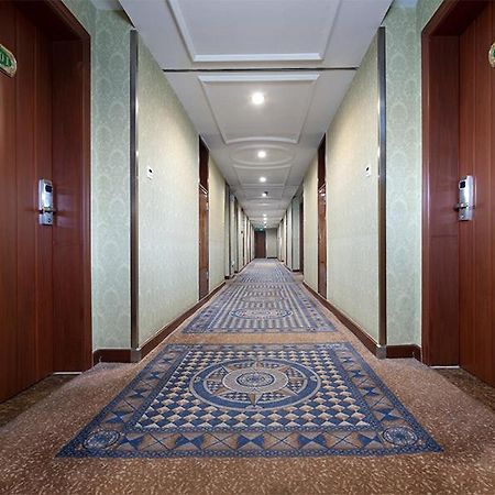 Vienna Hotel Qingyuan Lianjiang Road Екстер'єр фото