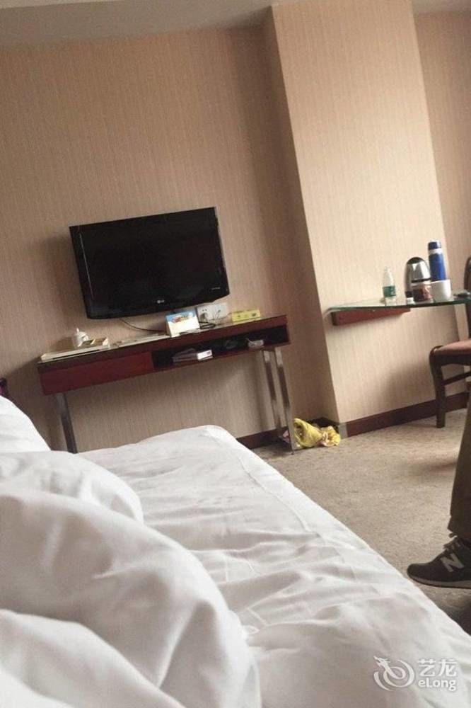 Vienna Hotel Qingyuan Lianjiang Road Екстер'єр фото